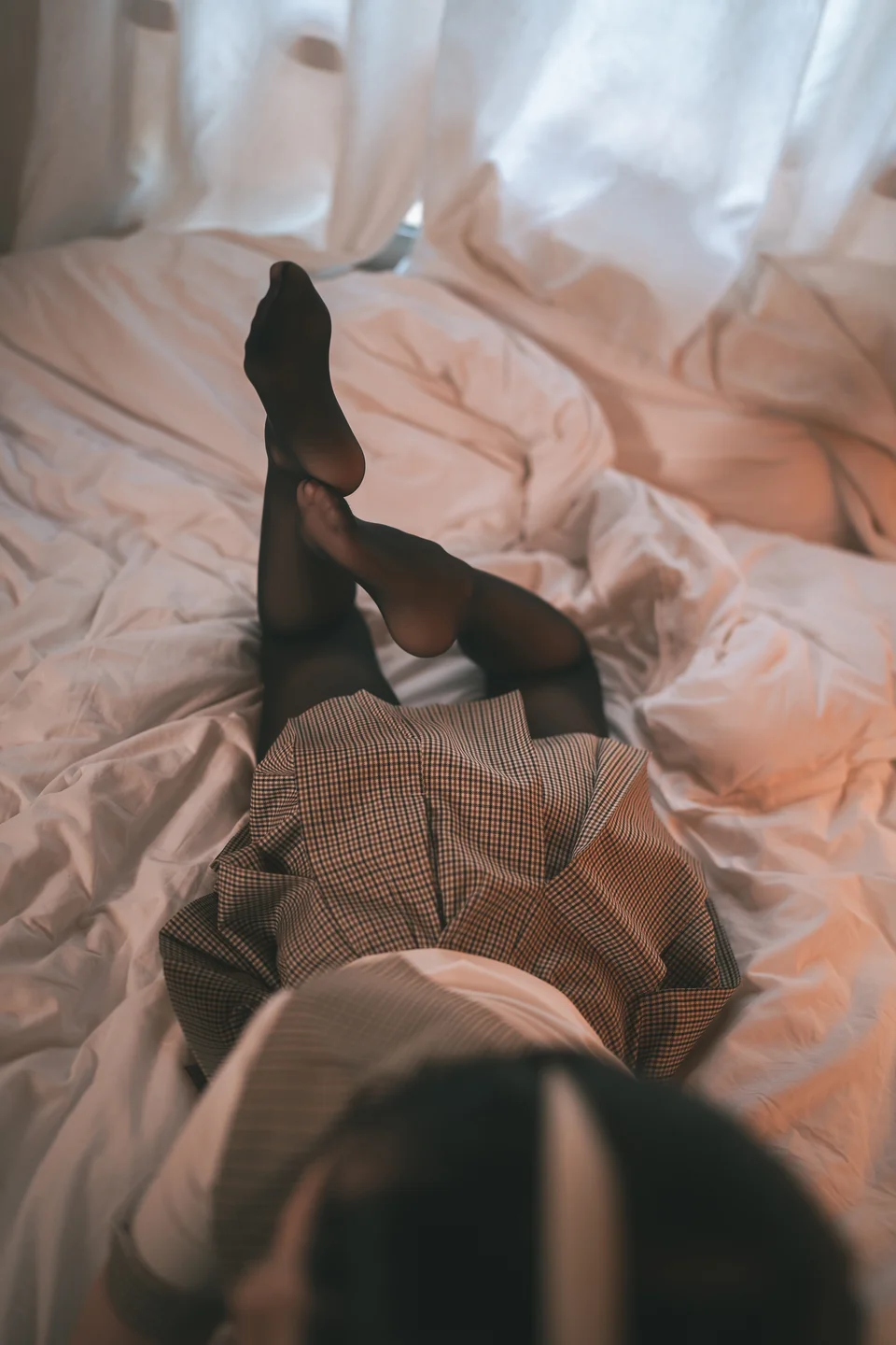 面饼仙儿 - JK黑丝露营 [40P-499MB] tg@simisebaisi 【丝足阁】030.webp